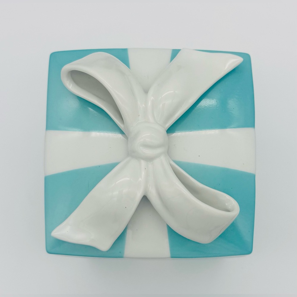 Tiffany & Co. large ceramic trinket box